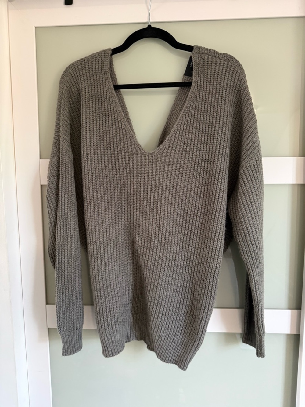 Forever 21 gray V-Neck Ribbed Sweater